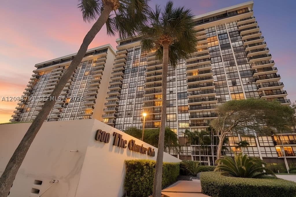1-bedroom Condo — 600 36th St #508, Miami, FL 33137