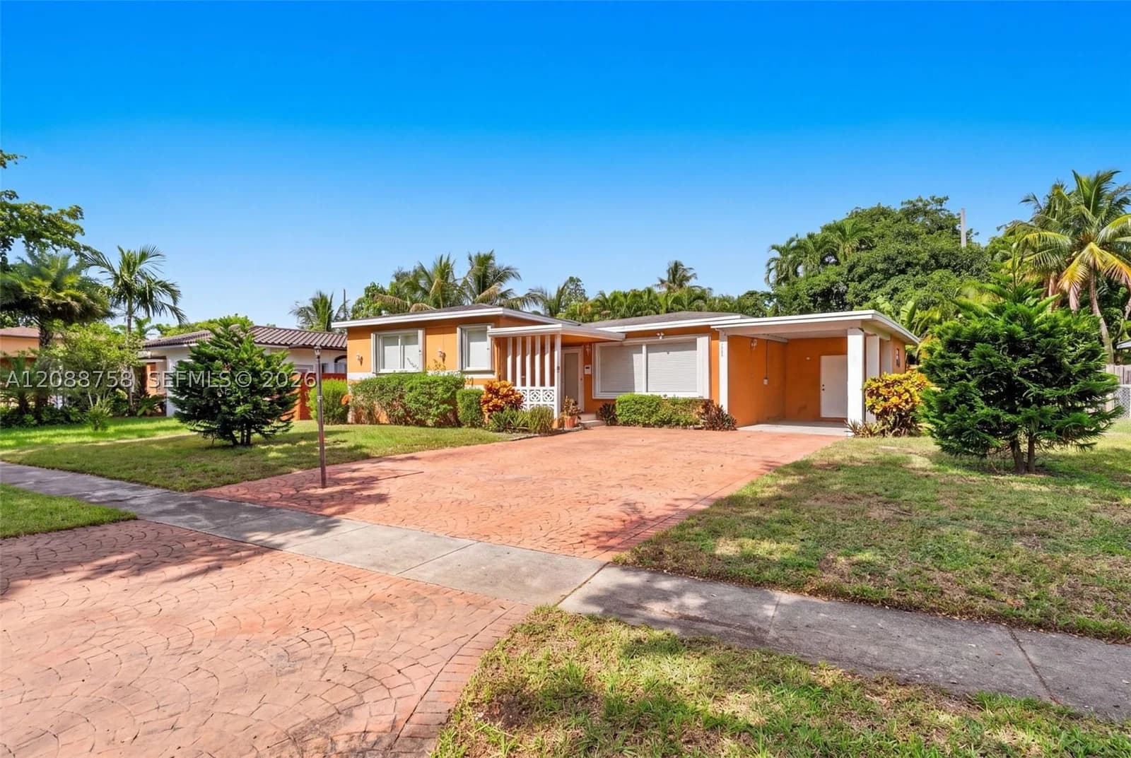 3+1 Müstakil ev — 12140 Miami Ct, North Miami, FL 33161