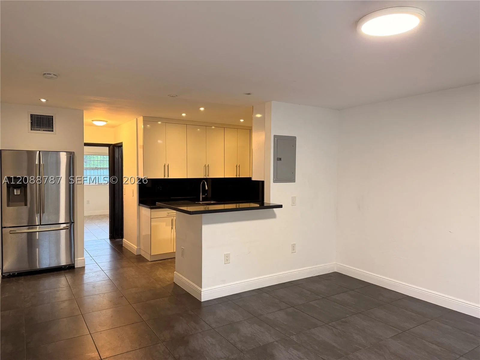 1+1 Mülk — 3040 27th St #3042, Miami, FL 33142