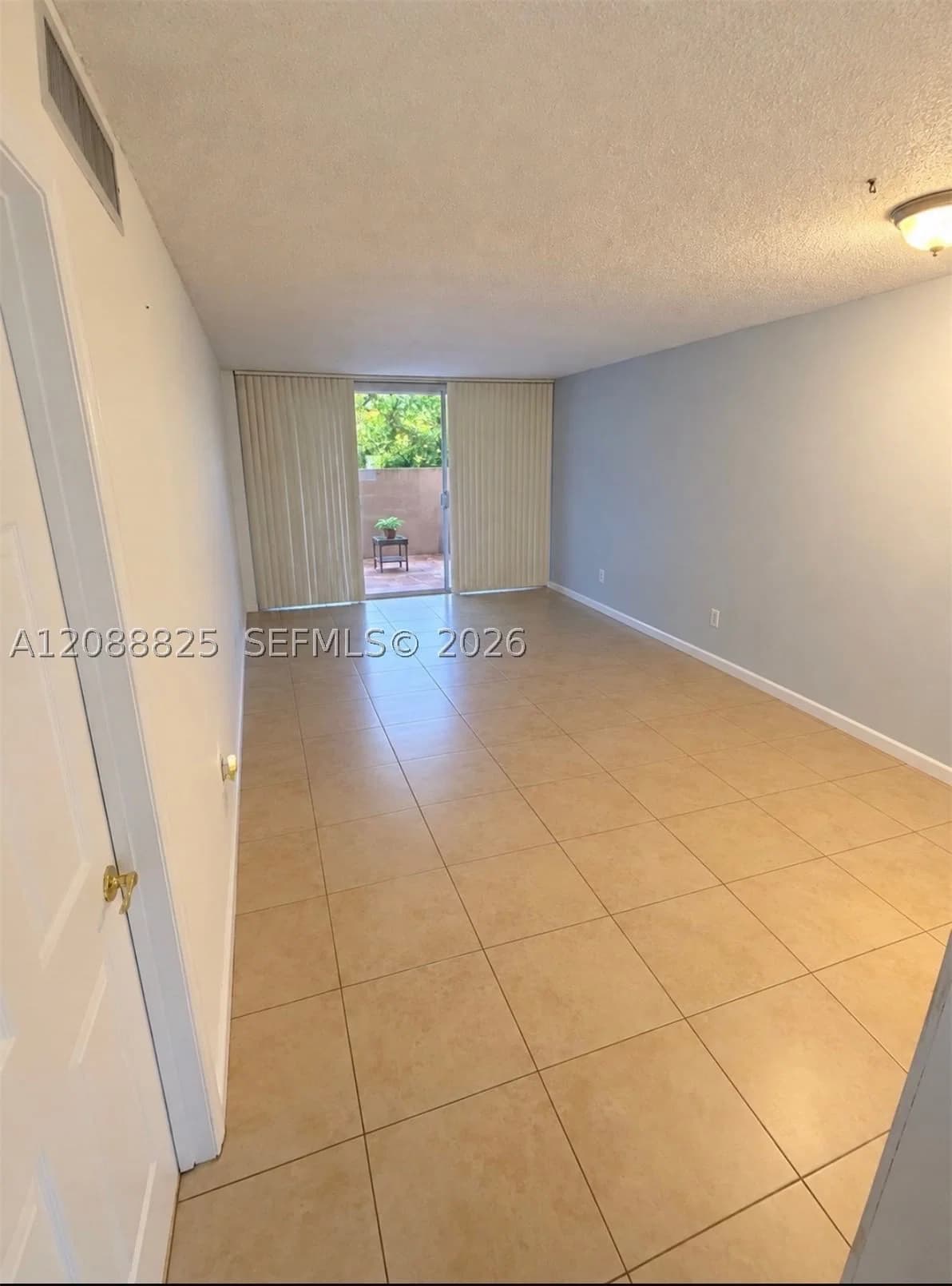 1-bedroom Condo — 10625 112th Ave #103, Miami, FL 33176