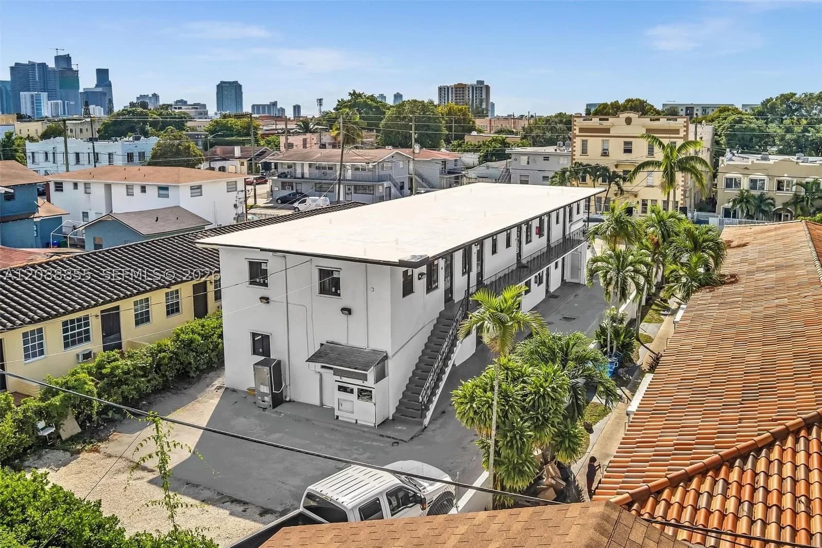 Mülk — 1027 3rd St, Miami, FL 33130