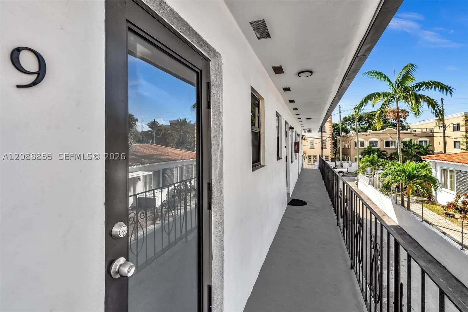 Mülk — 1027 3rd St, Miami, FL 33130