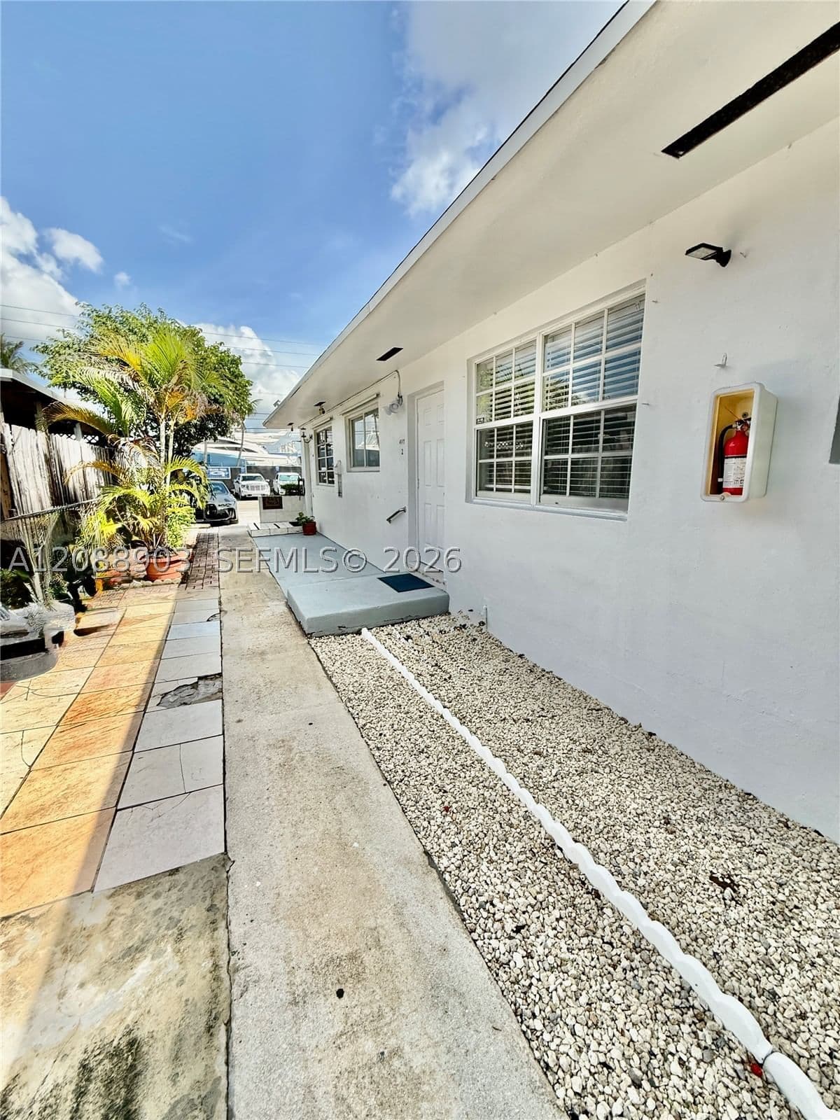 2+1 Mülk — 3050 20th St #2, Miami, FL 33142
