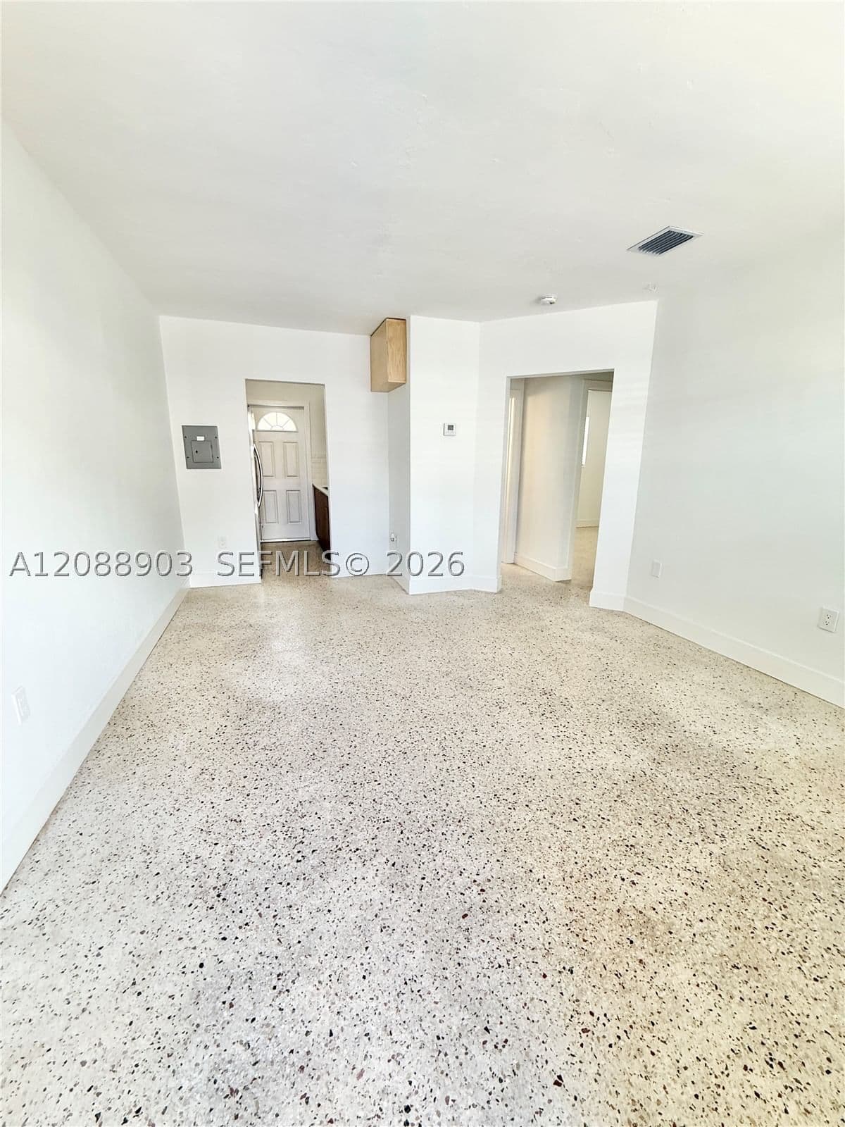 2+1 Mülk — 3050 20th St #2, Miami, FL 33142
