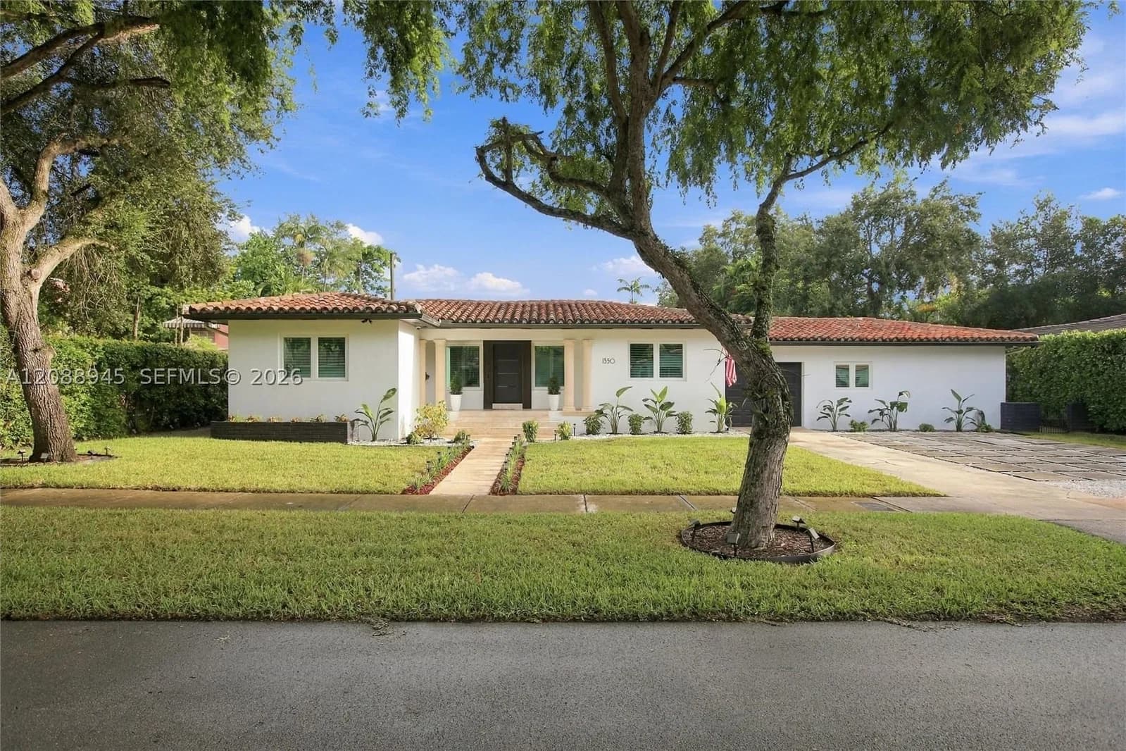 3+1 Müstakil ev — 1550 Trevino Ave, Coral Gables, FL 33134