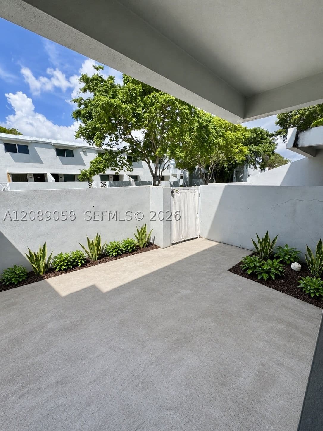 2-bedroom Condo — 1968 4th Ct #323, Miami, FL 33136