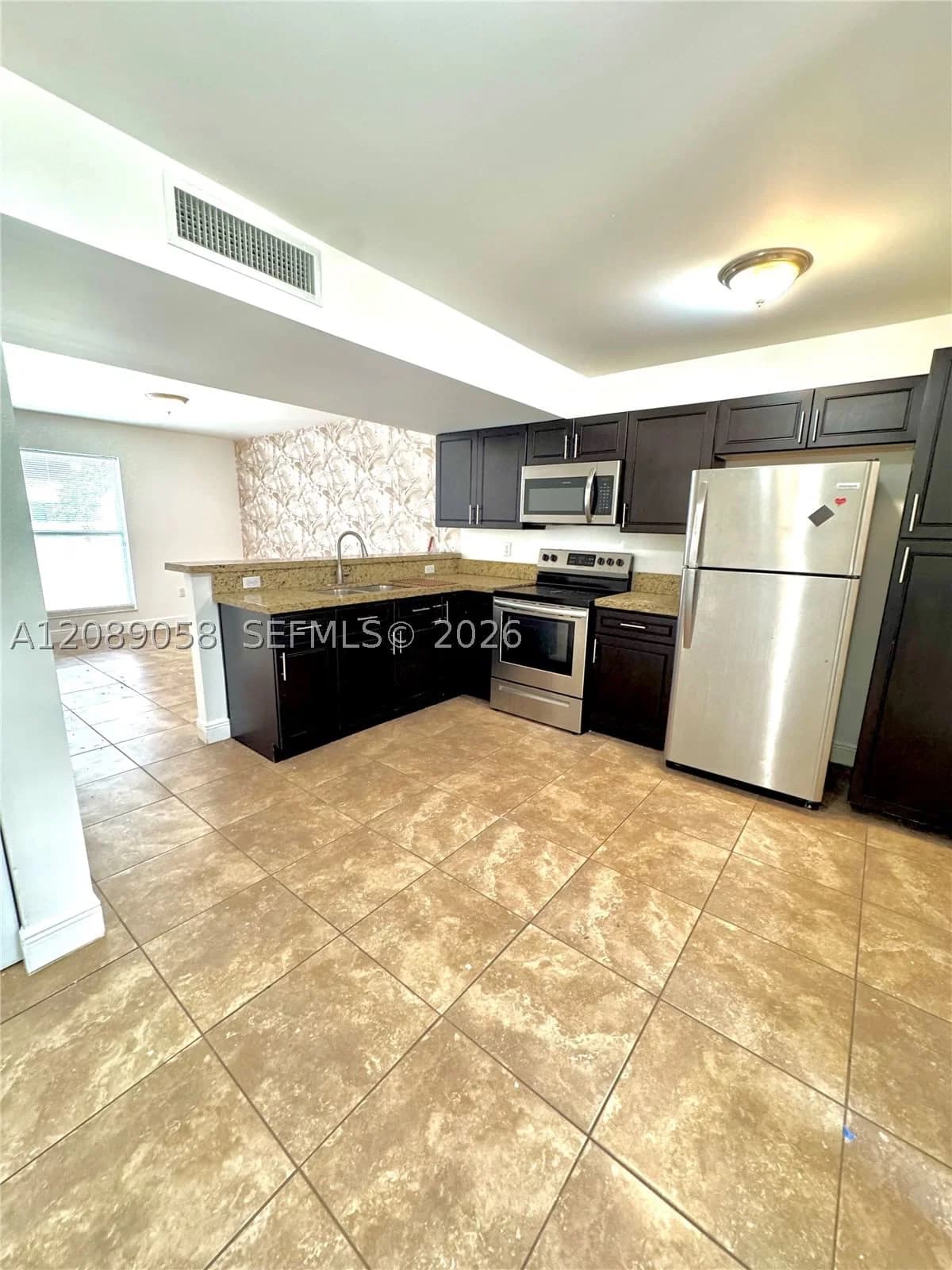 2-bedroom Condo — 1968 4th Ct #323, Miami, FL 33136