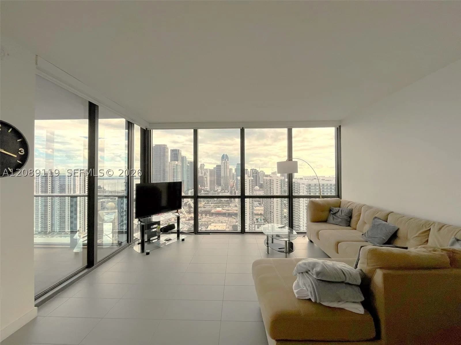 2+1 Condo — 1600 1st Ave #3606, Miami, FL 33132