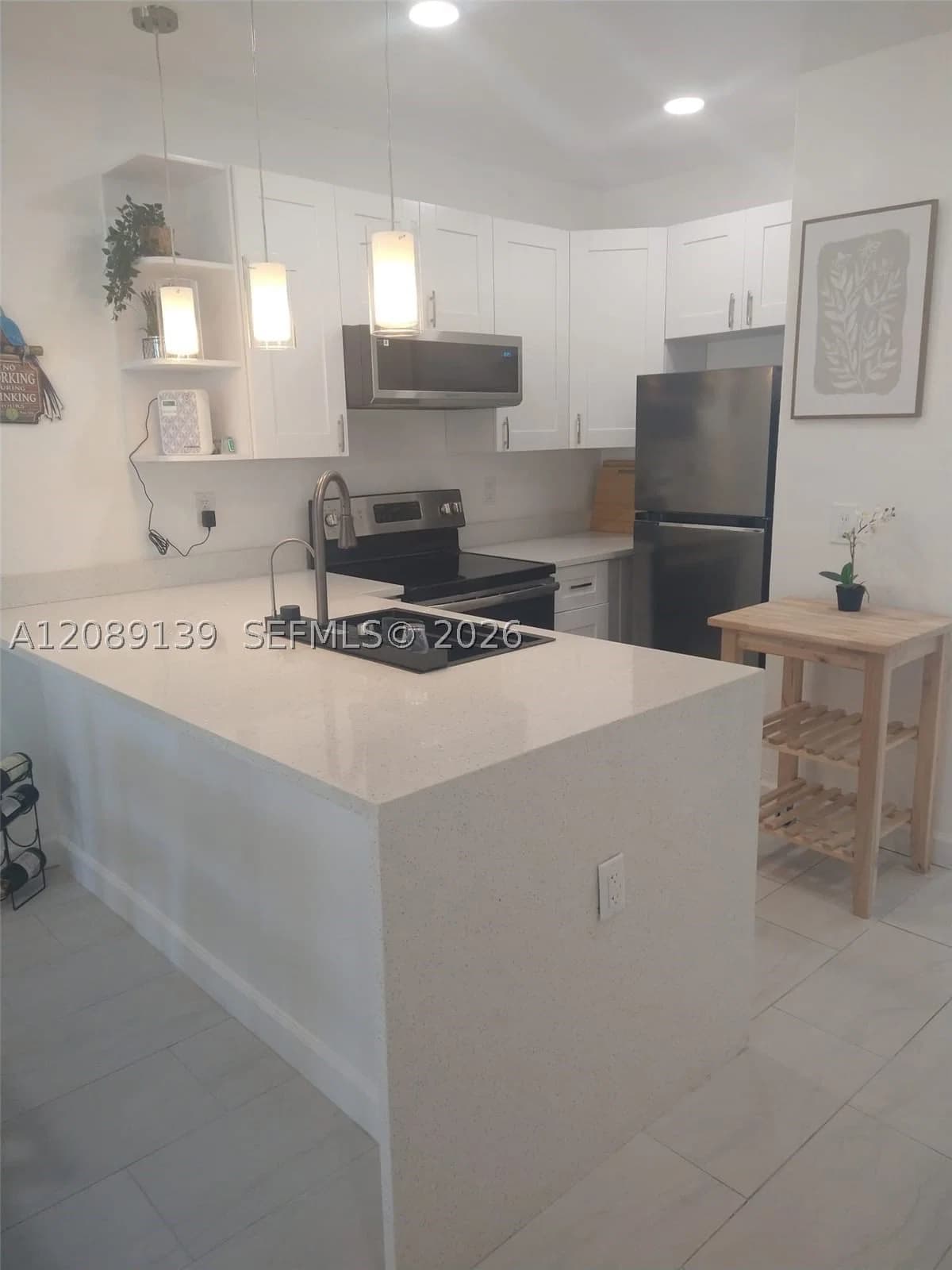1+1 Kooperatif — 600 Layne Blvd #122, Hallandale Beach, FL 33009