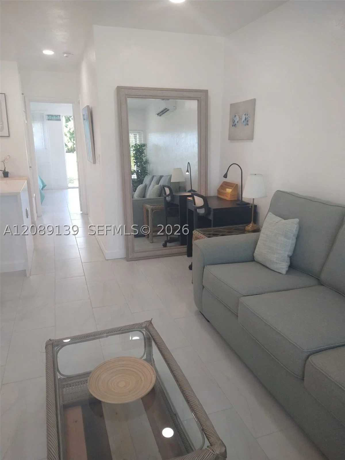 1+1 Kooperatif — 600 Layne Blvd #122, Hallandale Beach, FL 33009
