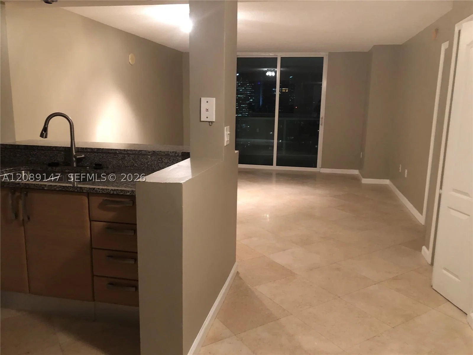 1-bedroom Condo — 2101 Brickell Ave #2703, Miami, FL 33129