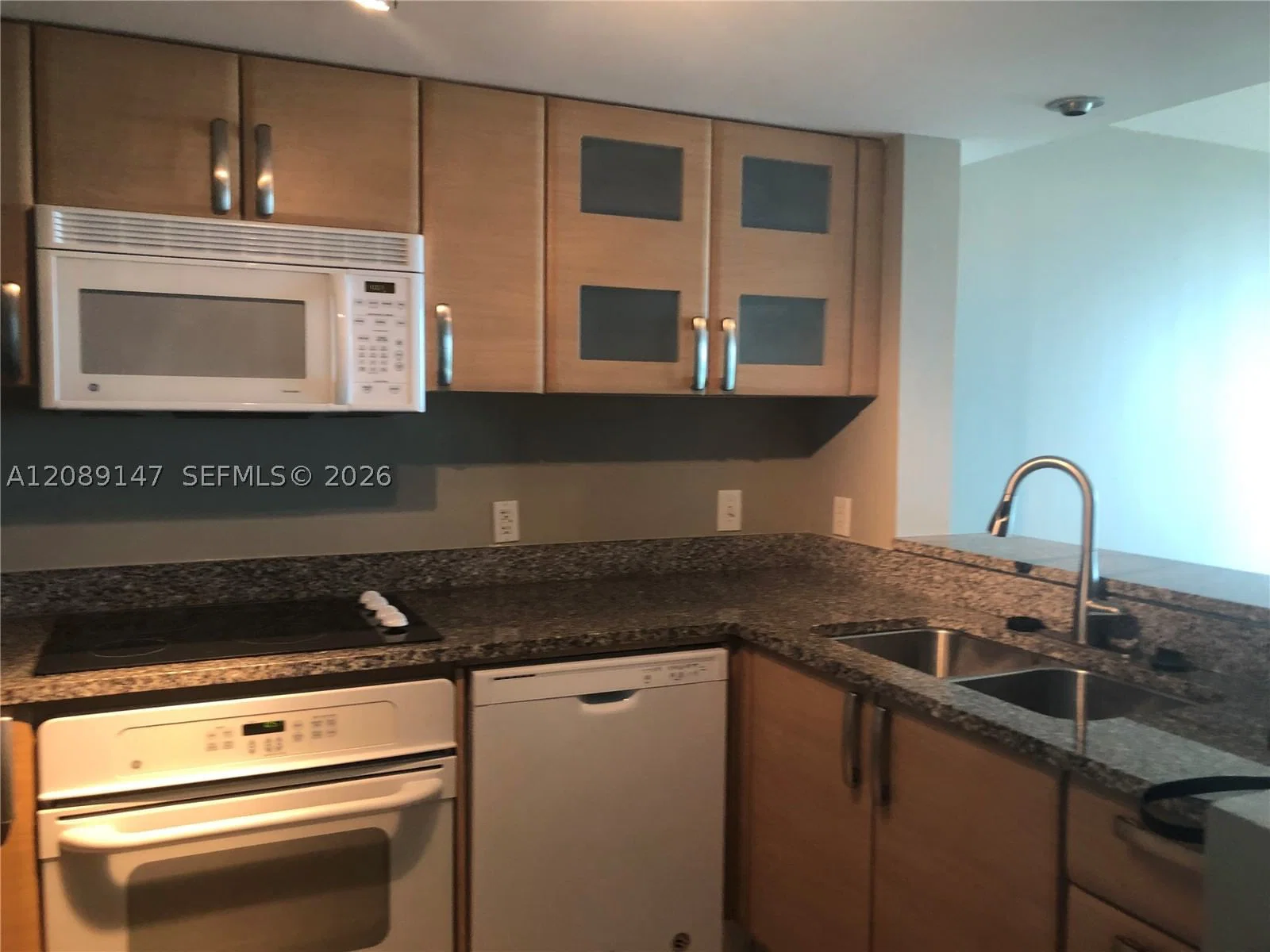 1-bedroom Condo — 2101 Brickell Ave #2703, Miami, FL 33129