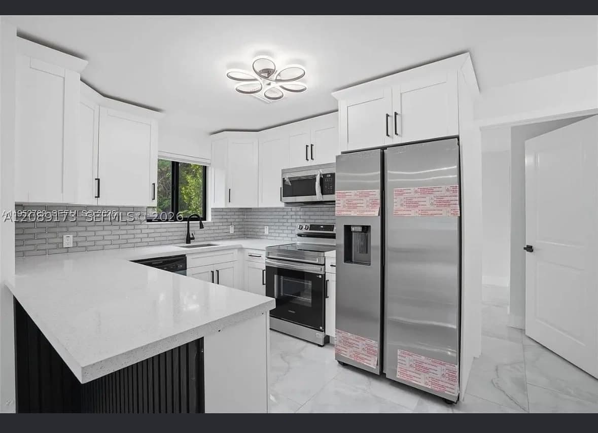 3+1 Mülk — 1411 40th St #1, Miami, FL 33142