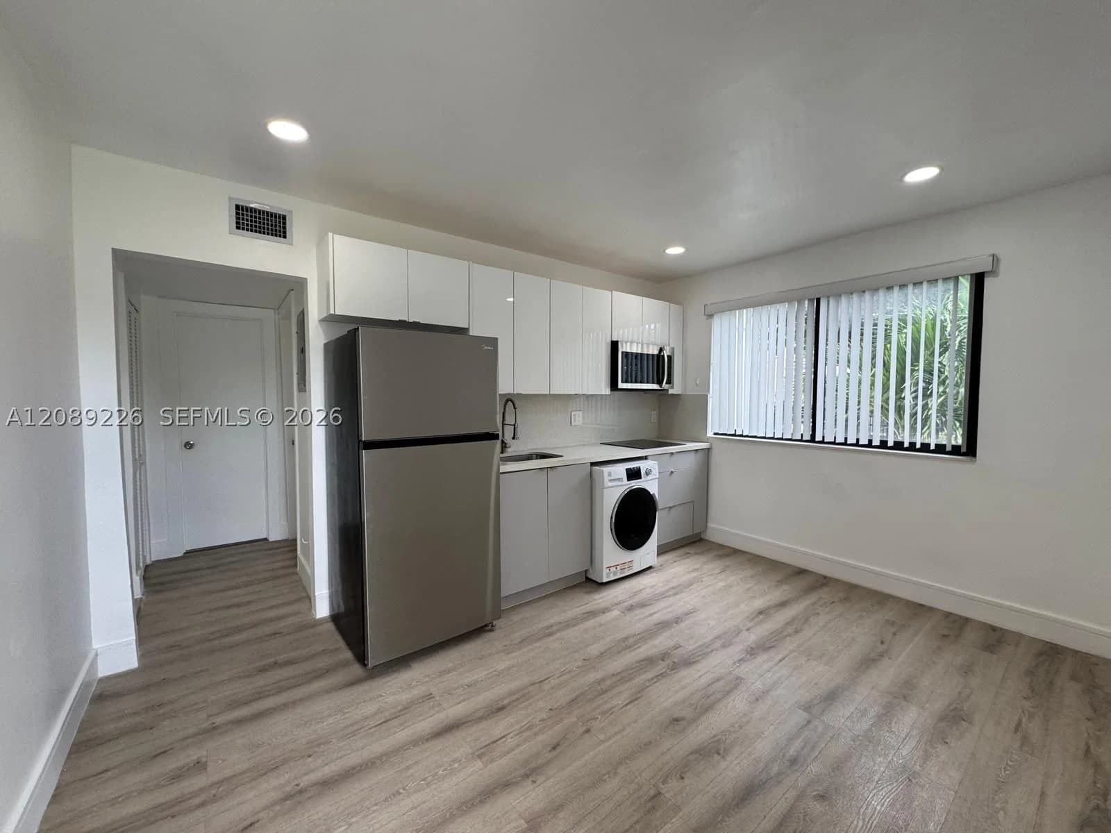 2-bedroom Apartment — 1943 NW 2nd ct #5, Miami, FL 33136