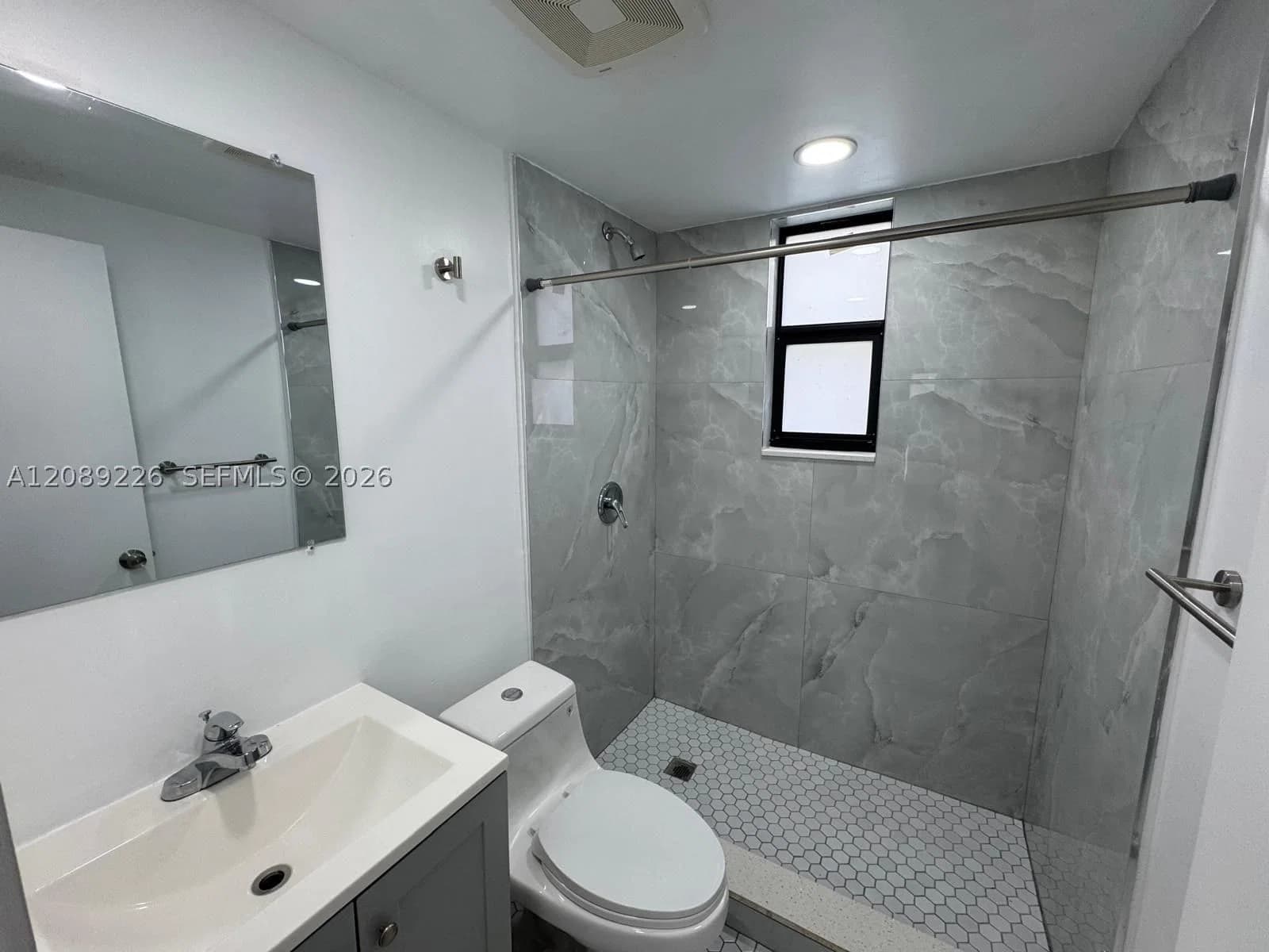 2-bedroom Apartment — 1943 NW 2nd ct #5, Miami, FL 33136