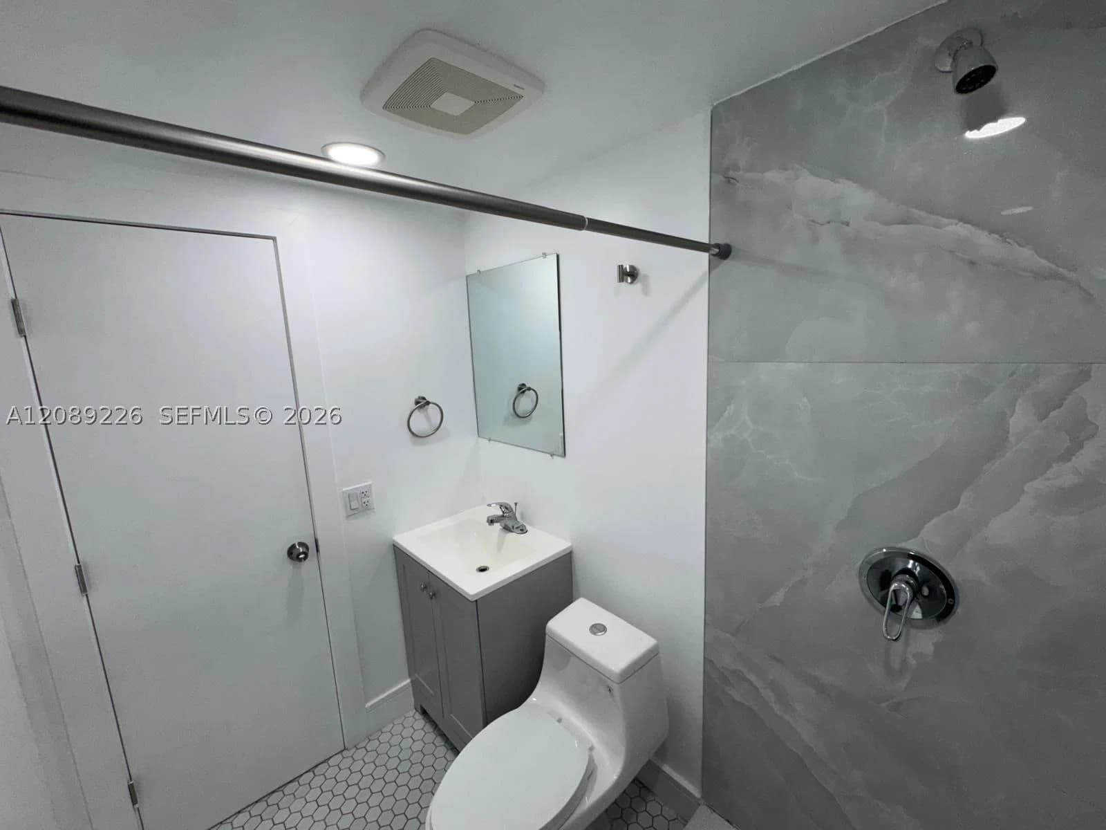 2-bedroom Apartment — 1943 NW 2nd ct #5, Miami, FL 33136