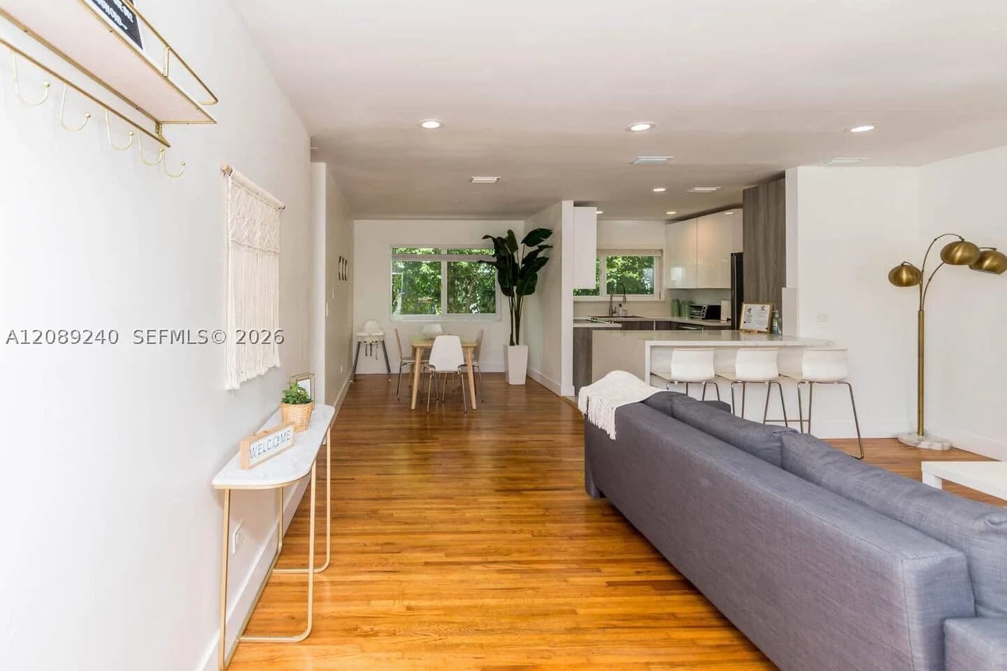 3+1 Müstakil ev — 962 6th Ave, Miami, FL 33130