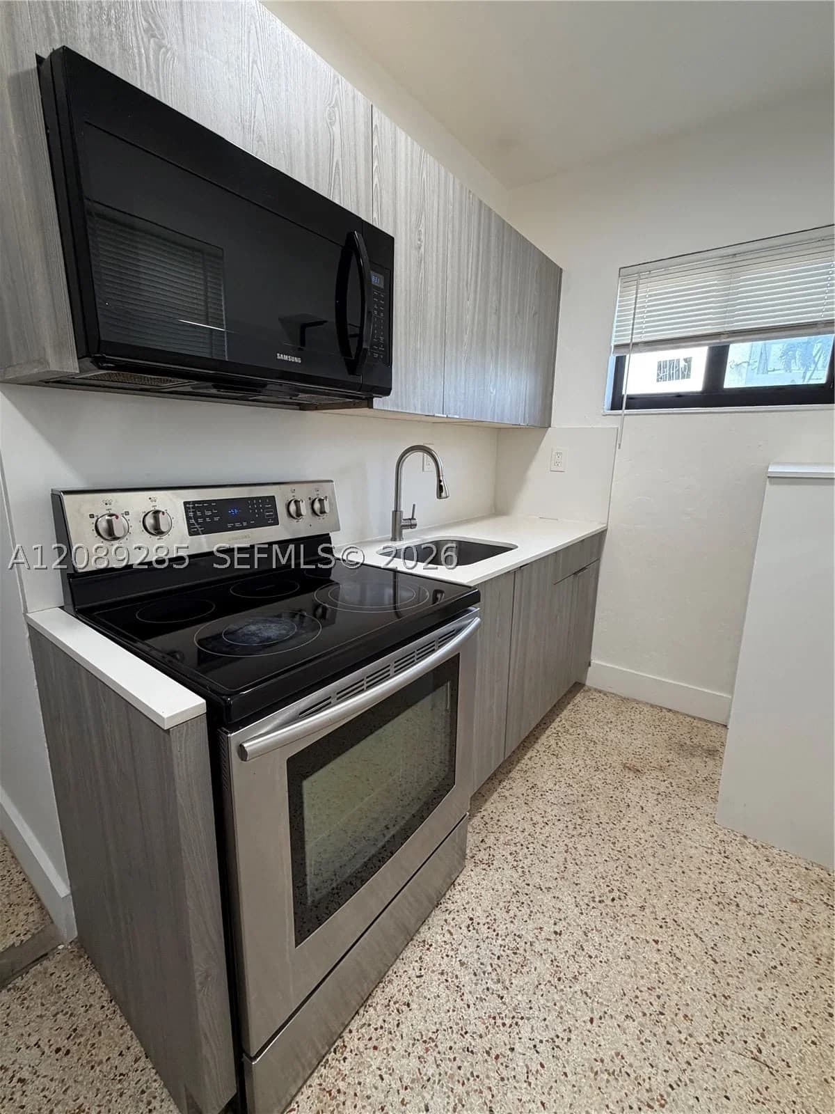 Daire — 600 10th St #2, Miami, FL 33130
