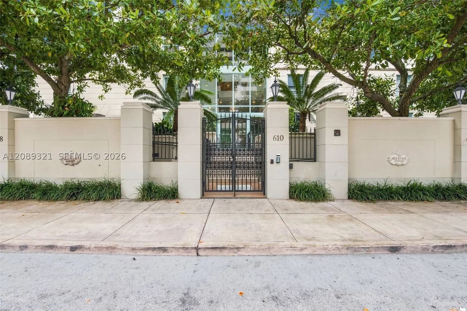 4-bedroom Condo — 610 Valencia Ave #502, Coral Gables, FL 33134