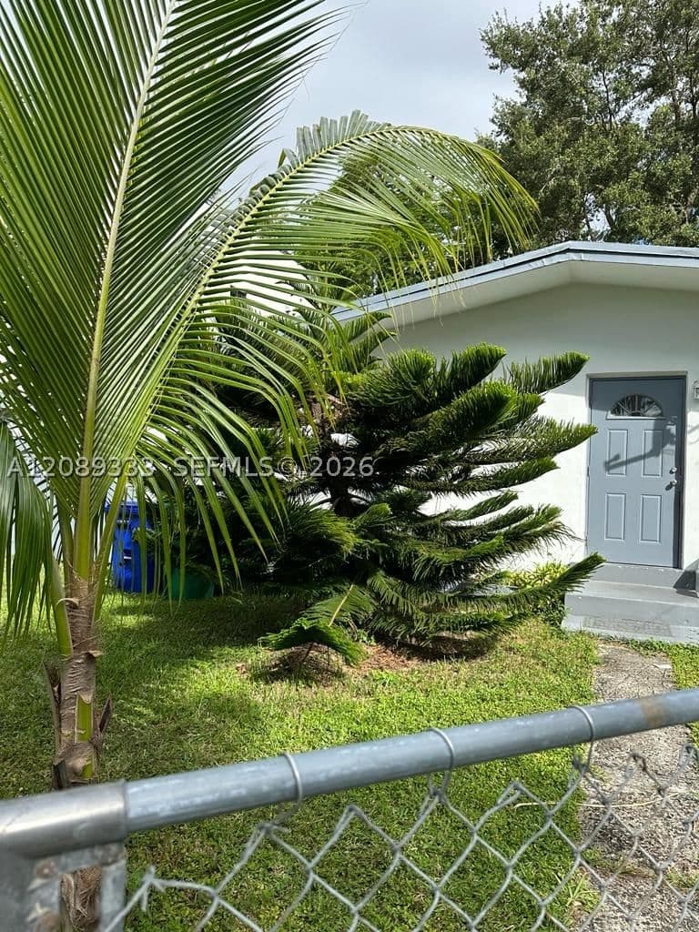 2-bedroom Single-Family Home — 3339 Frow Ave #1, Miami, FL 33133