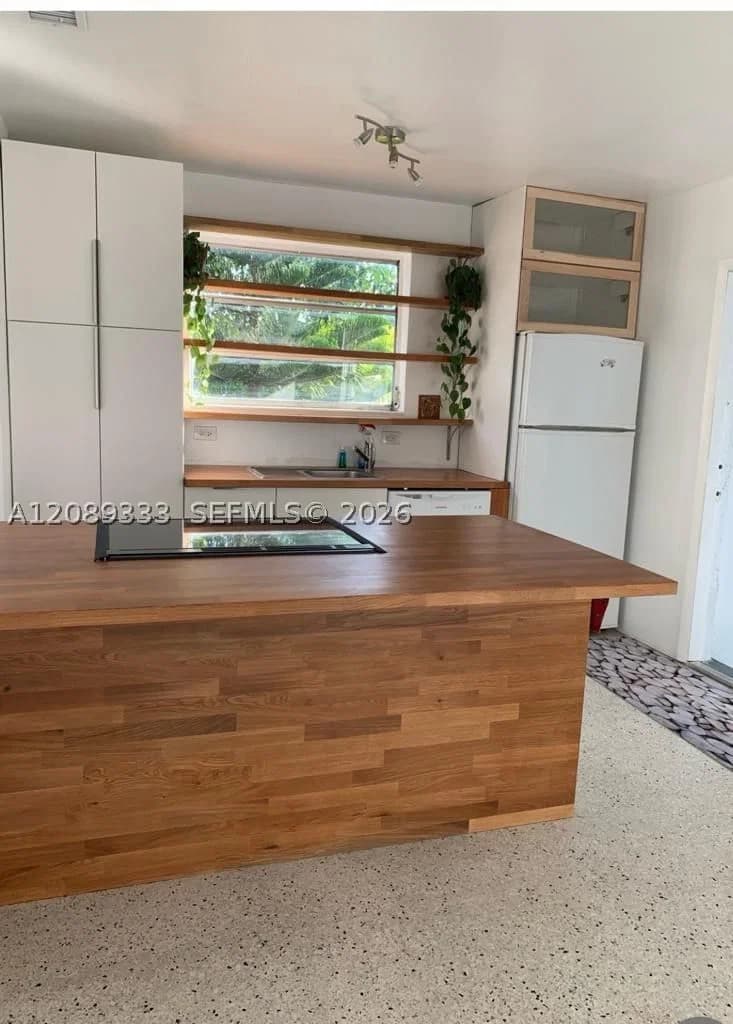 2-bedroom Single-Family Home — 3339 Frow Ave #1, Miami, FL 33133