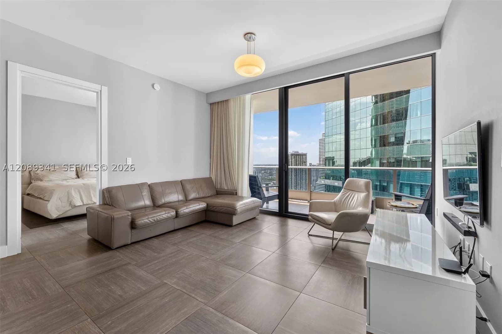 2-bedroom Condo — 200 Biscayne Boulevard Way #4711, Miami, FL 33131