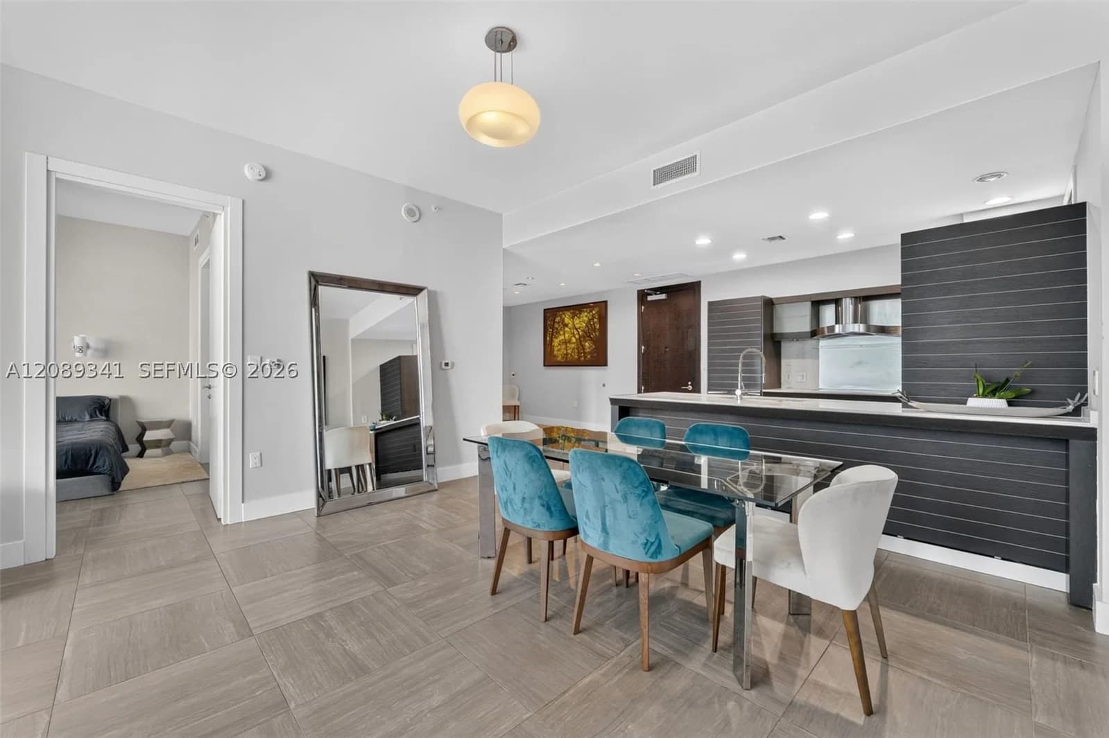 2-bedroom Condo — 200 Biscayne Boulevard Way #4711, Miami, FL 33131