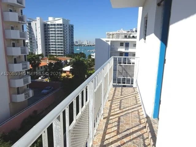 Condo — 1340 Lincoln Rd #809, Miami Beach, FL 33139