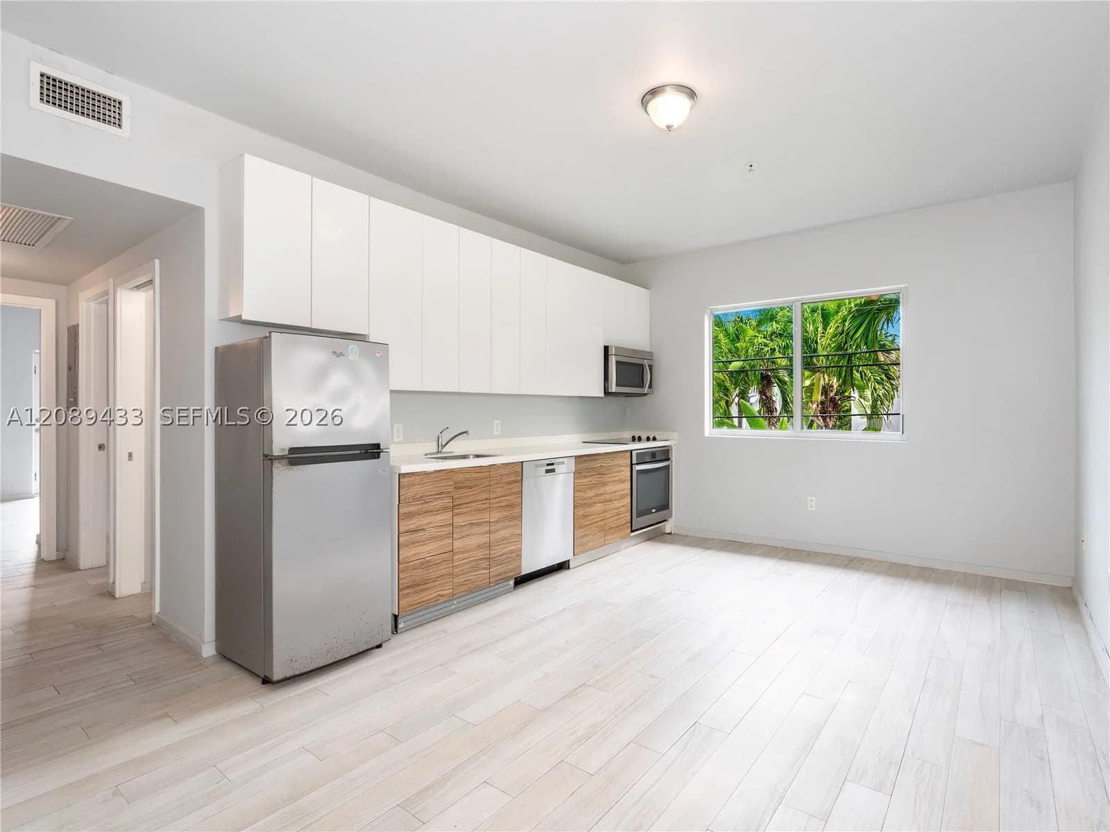 2-bedroom Condo — 820 15th St #205, Miami Beach, FL 33139