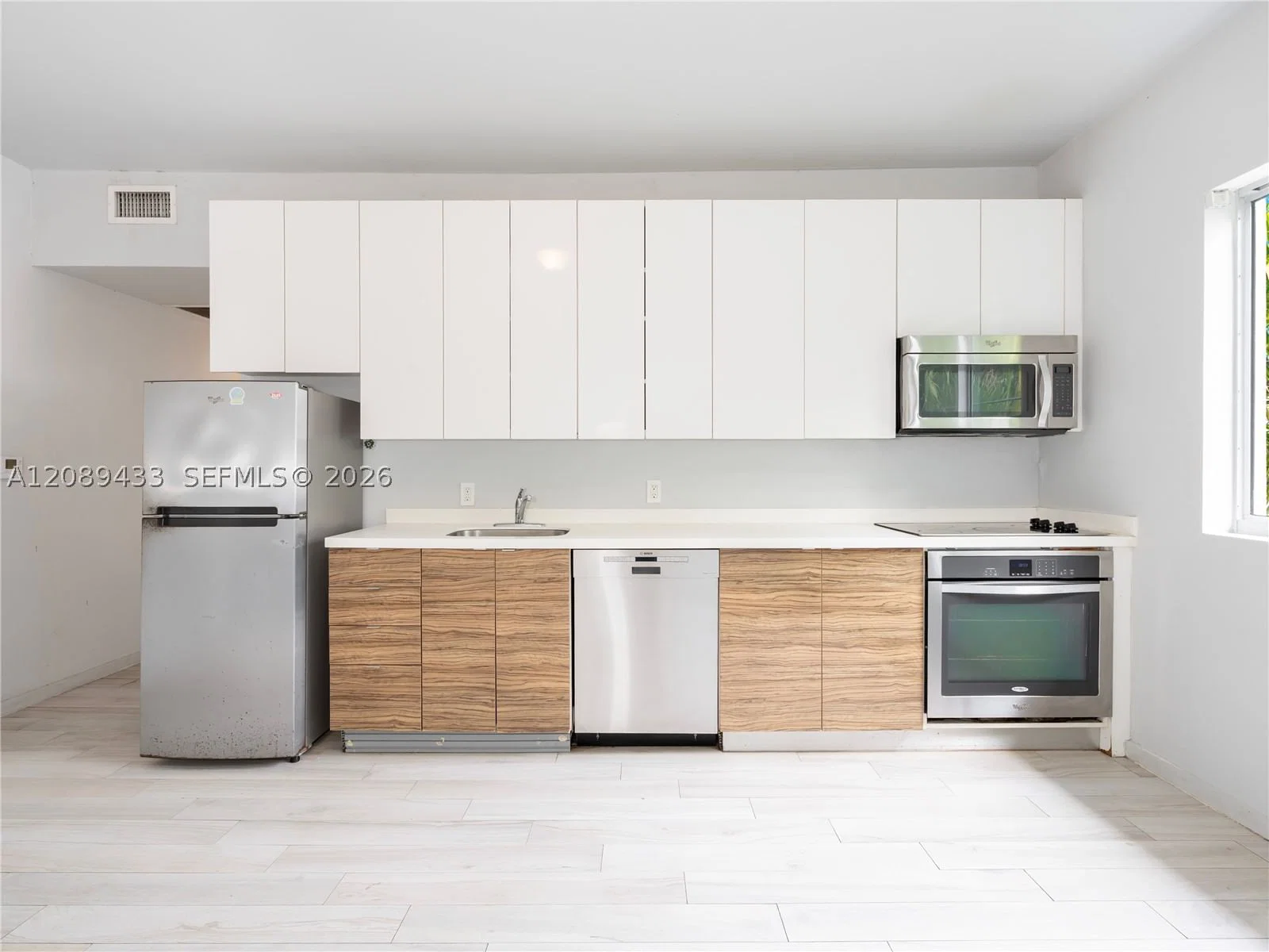 2-bedroom Condo — 820 15th St #205, Miami Beach, FL 33139
