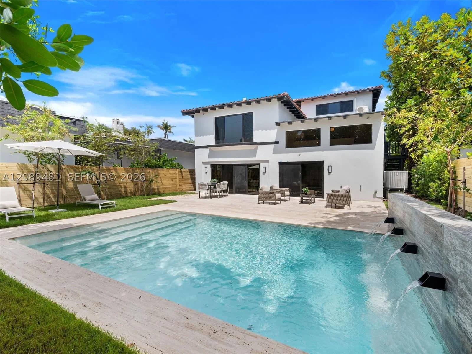 6+1 Müstakil ev — 510 30th St, Miami Beach, FL 33140