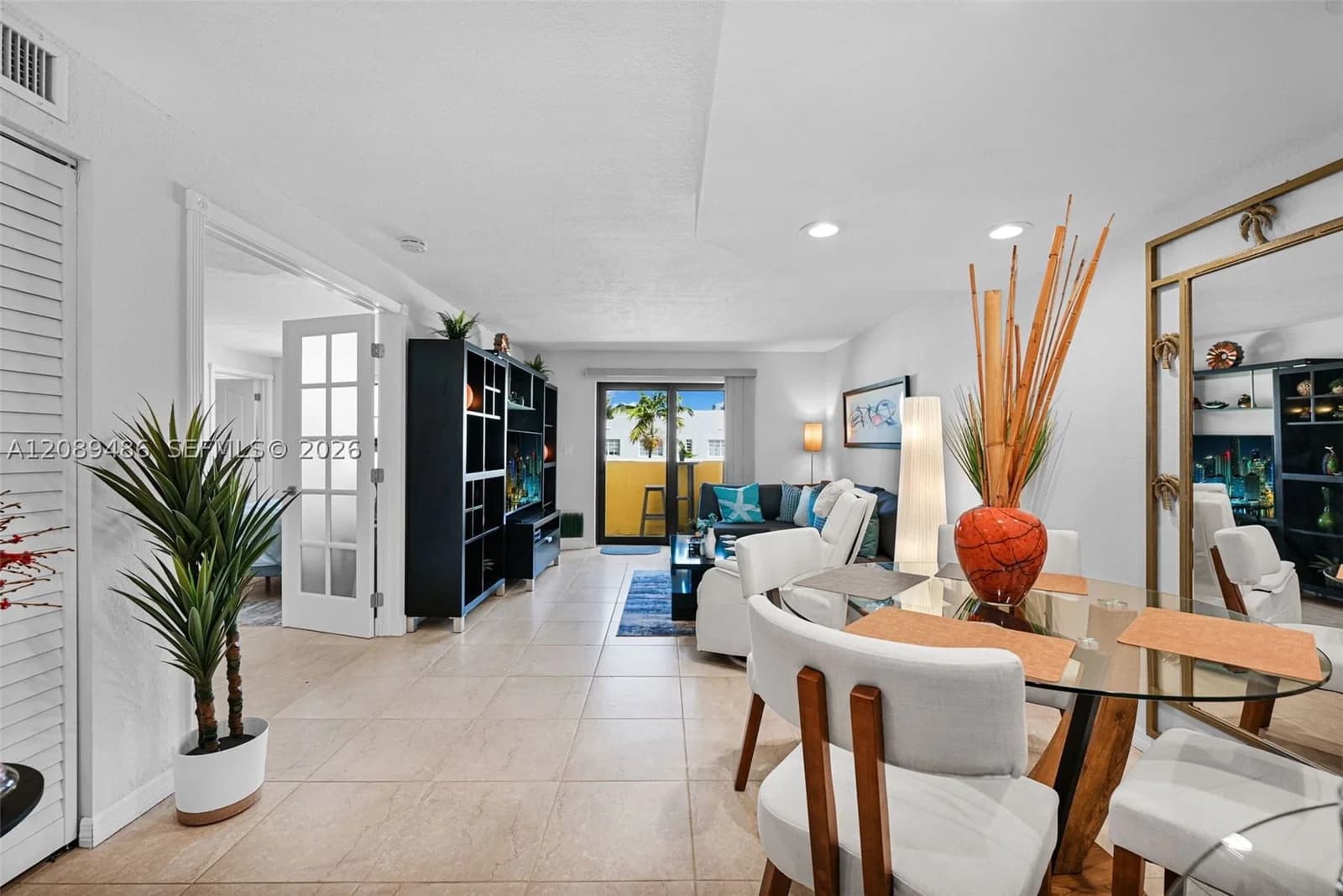 1+1 Condo — 1334 Collins Ave #403, Miami Beach, FL 33139