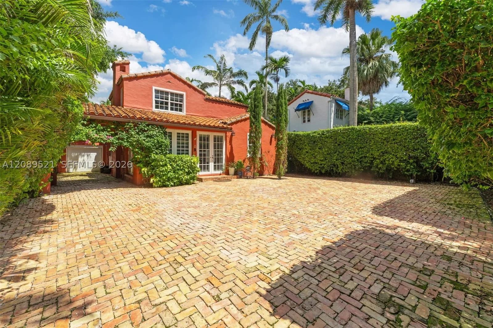 4+1 Müstakil ev — 629 Altara Ave, Coral Gables, FL 33146