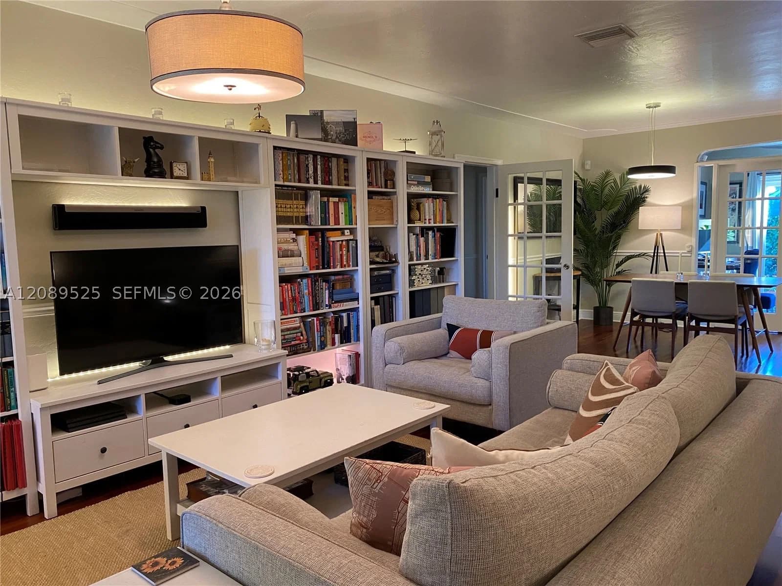 2+1 Müstakil ev — 600 Alminar Ave #-, Coral Gables, FL 33146