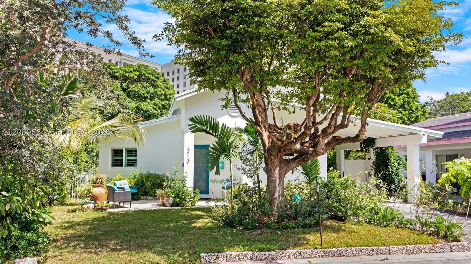 3+1 Müstakil ev — 213 Florida Ave, Coral Gables, FL 33133