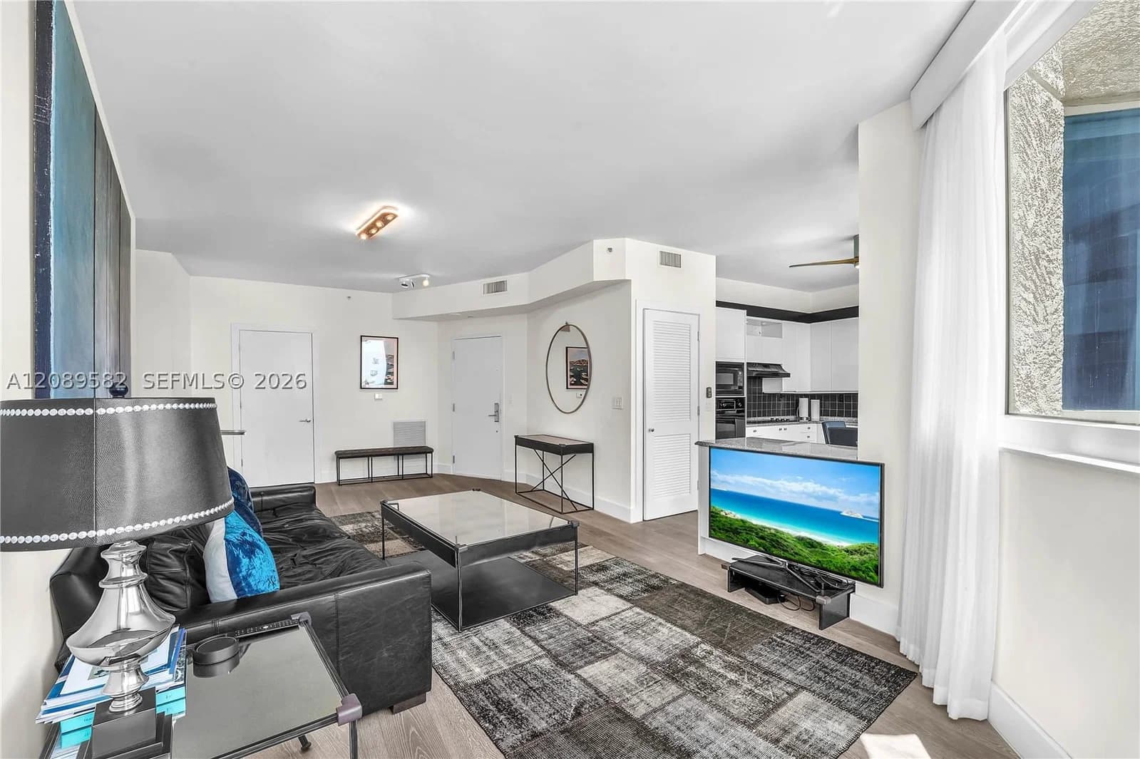 1-bedroom Condo — 300 Pointe Dr #809, Miami Beach, FL 33139