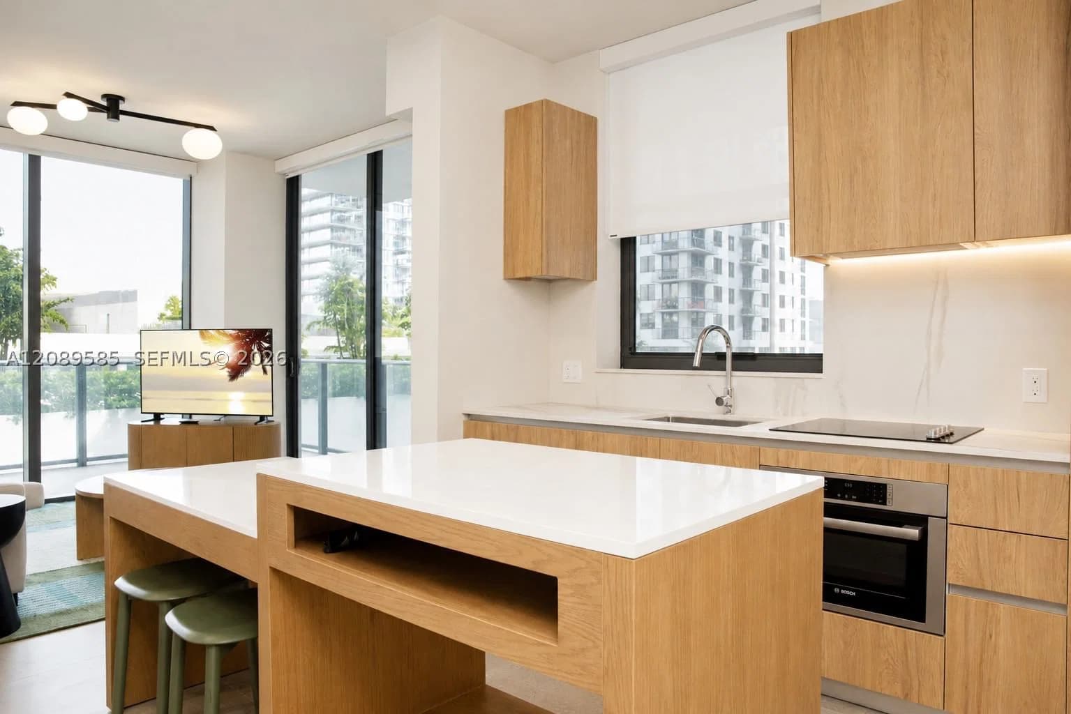 2-bedroom Condo — 11 6th Street #1109, Miami, FL 33132