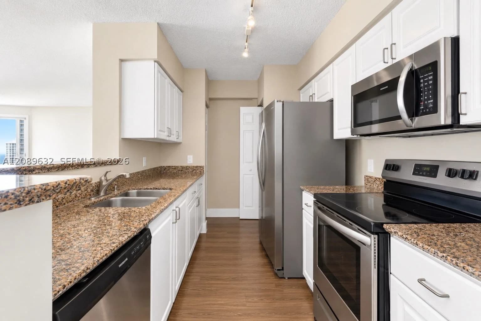 1-bedroom Condo — 1155 Brickell Bay Dr #2905, Miami, FL 33131