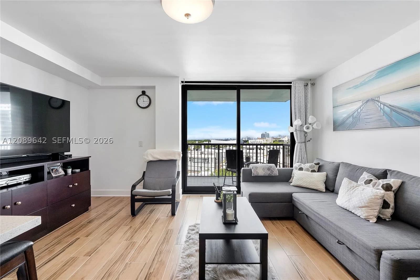 1-bedroom Condo — 1800 Collins Ave #11B, Miami Beach, FL 33139