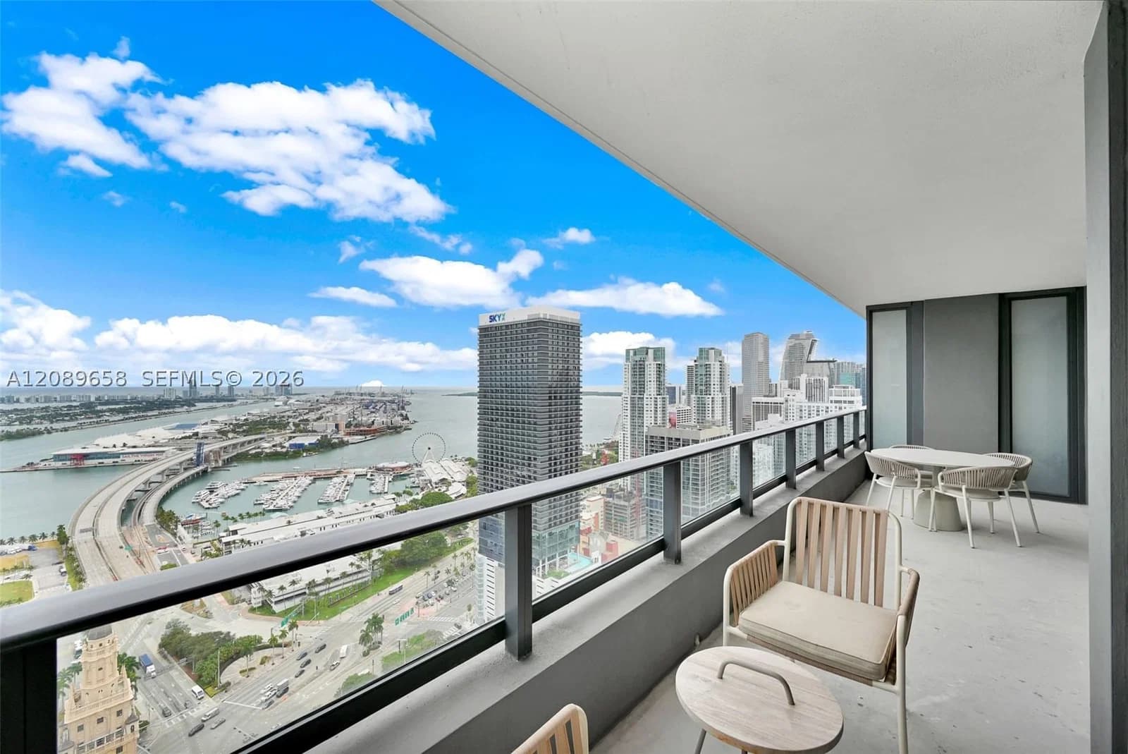 3-bedroom Condo — 159 6th St #4015, Miami, FL 33132