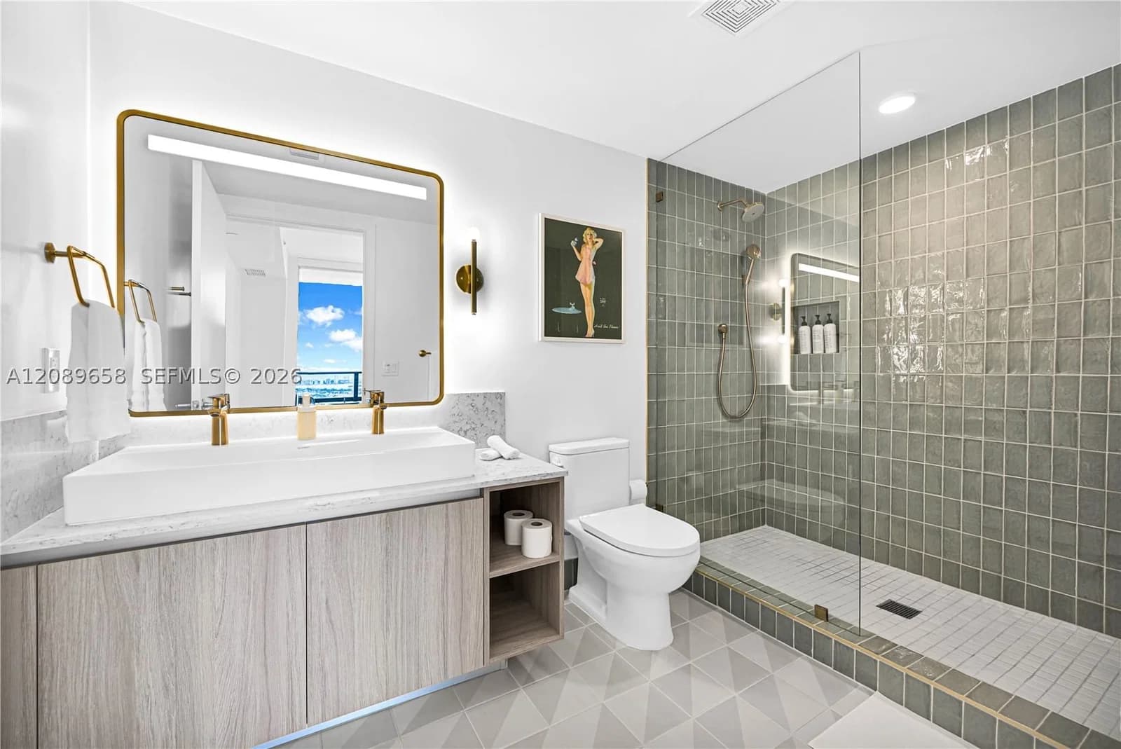 3-bedroom Condo — 159 6th St #4015, Miami, FL 33132