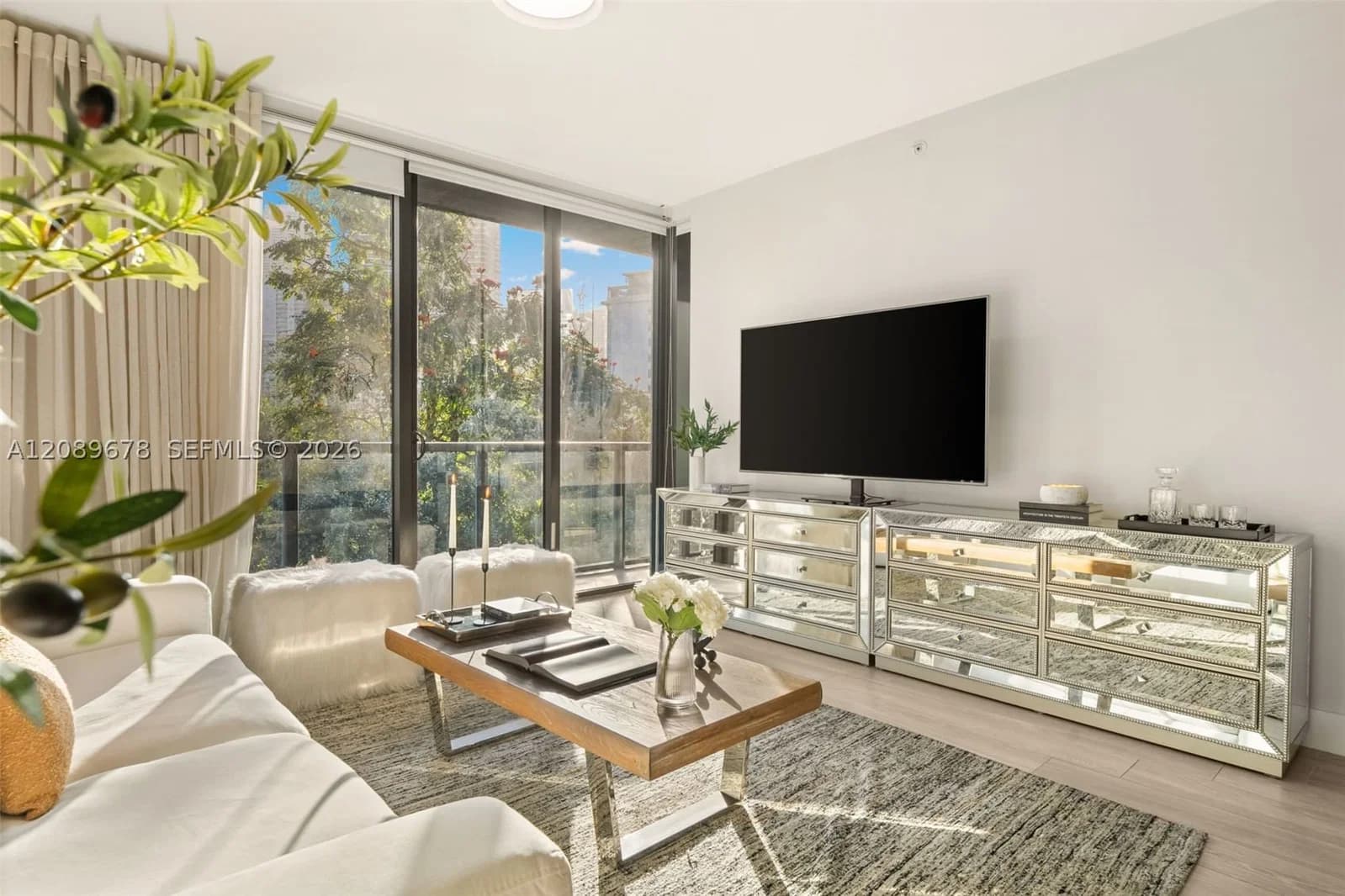 1+1 Condo — 201 17th Rd #511, Miami, FL 33129