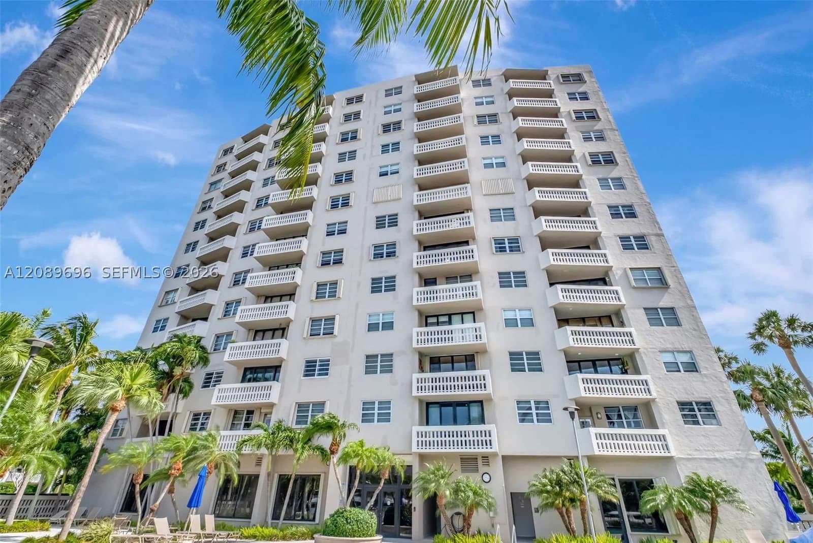 2+1 Condo — 90 Edgewater Dr #327, Coral Gables, FL 33133