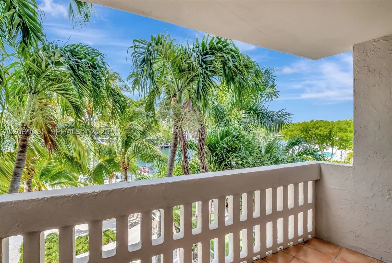 2+1 Condo — 90 Edgewater Dr #327, Coral Gables, FL 33133