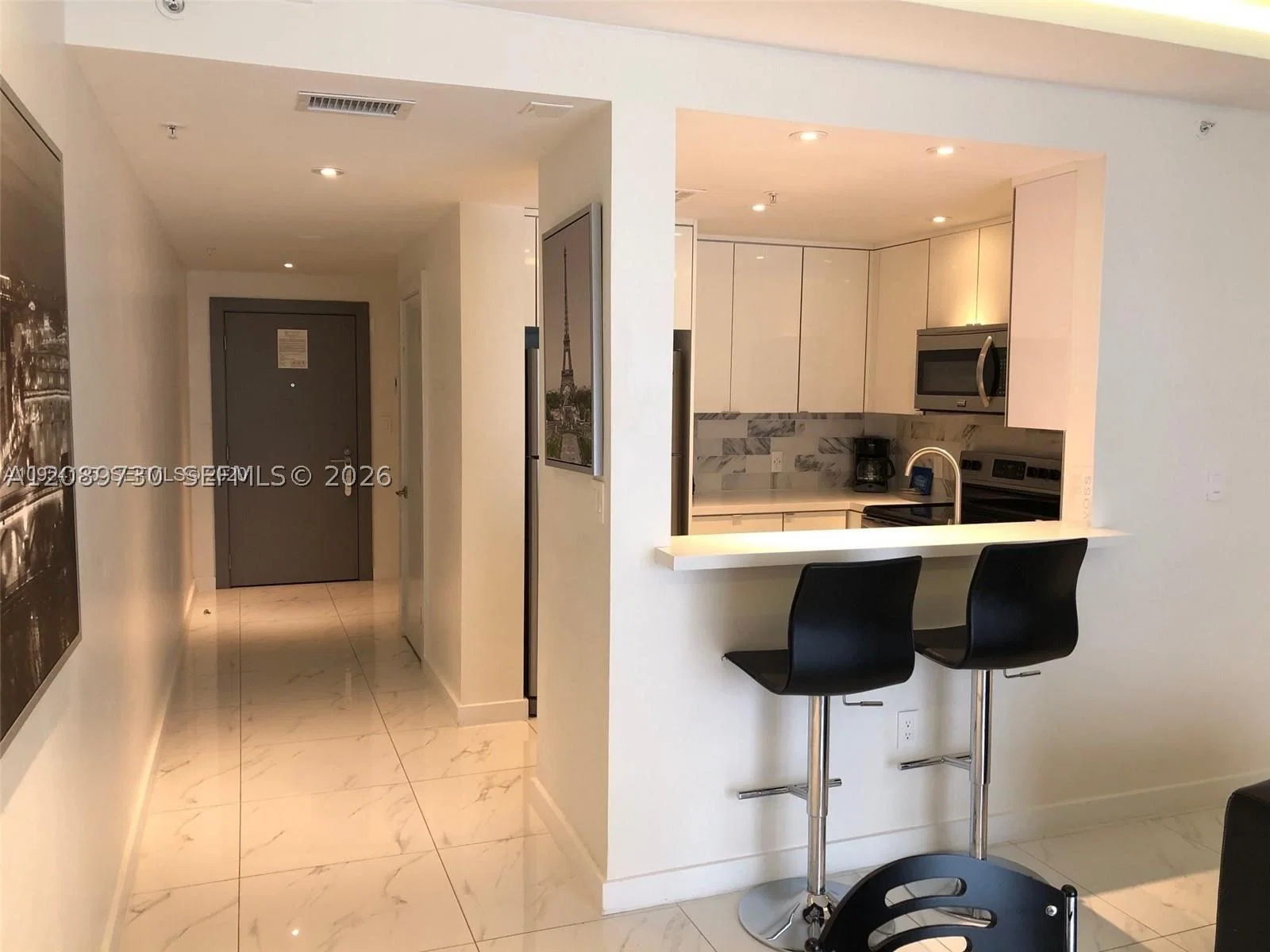 1-bedroom Condo — 185 14th Ter #2001, Miami, FL 33131