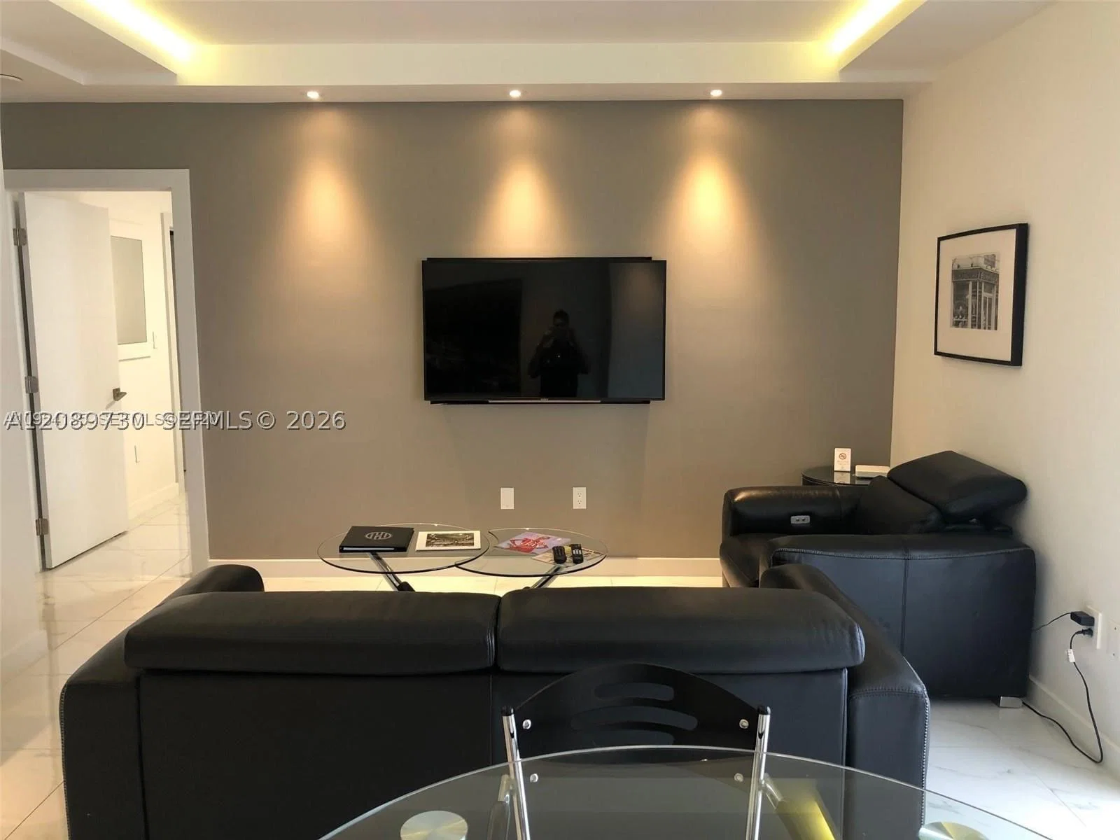 1-bedroom Condo — 185 14th Ter #2001, Miami, FL 33131
