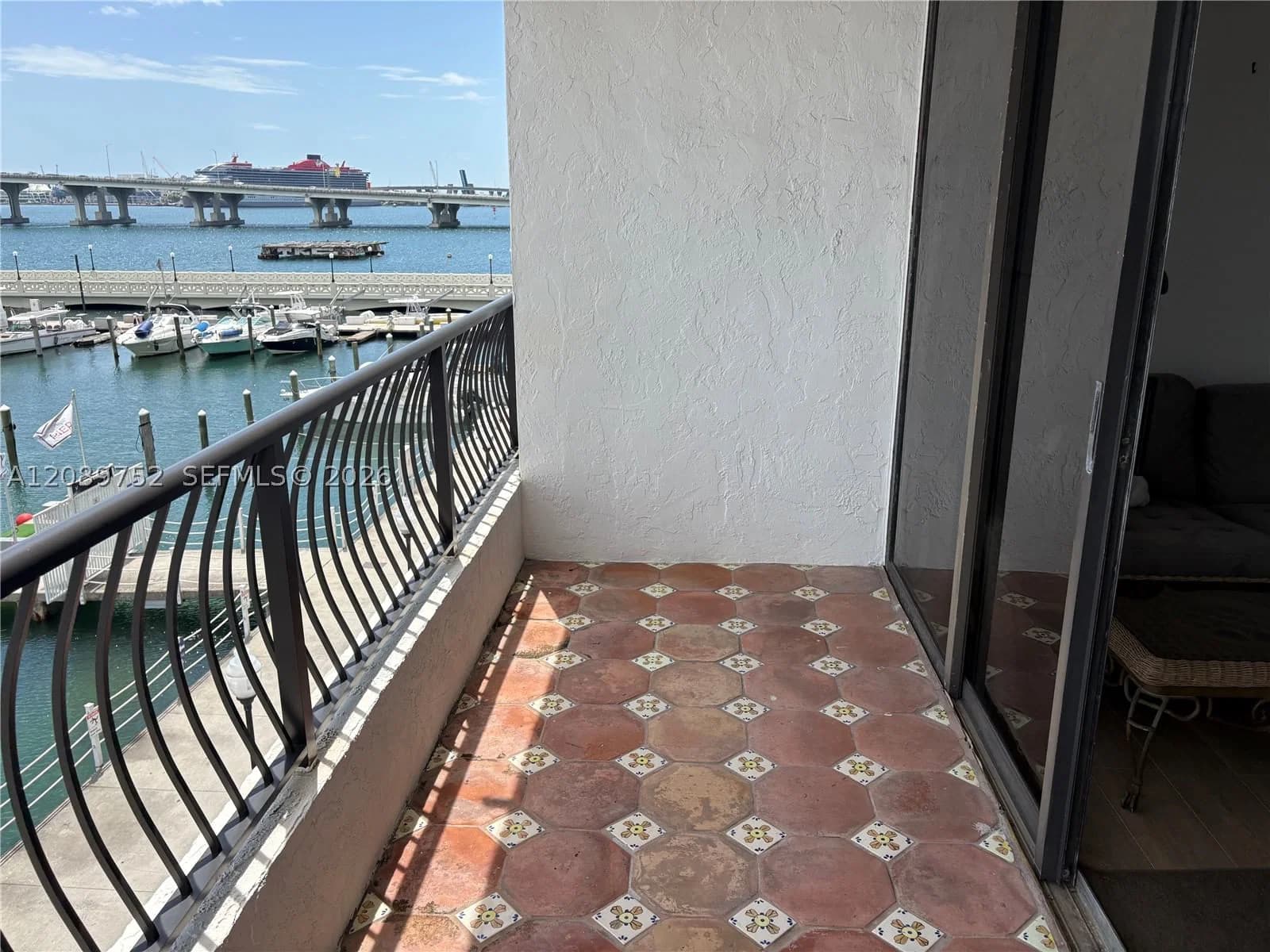 Condo — 555 15th St #420, Miami, FL 33132