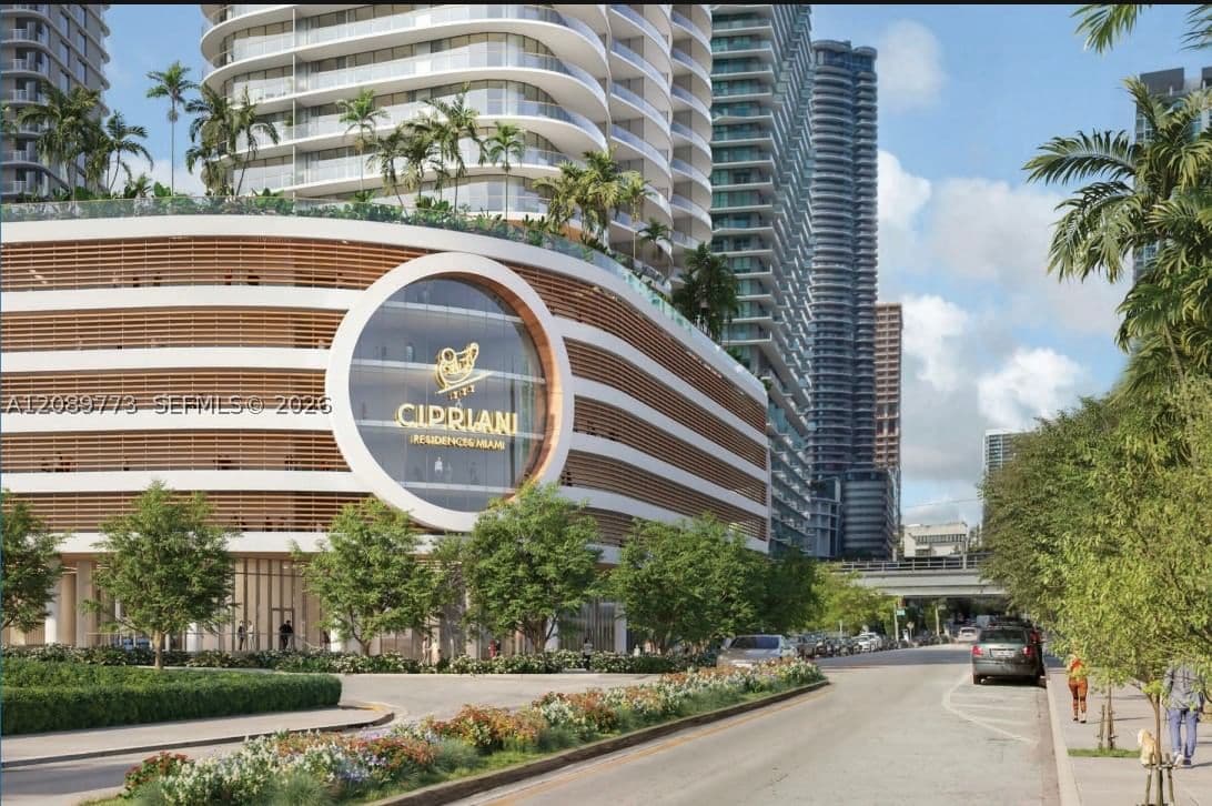 Mülk — 1420 Miami Avenue, Miami, FL 33133
