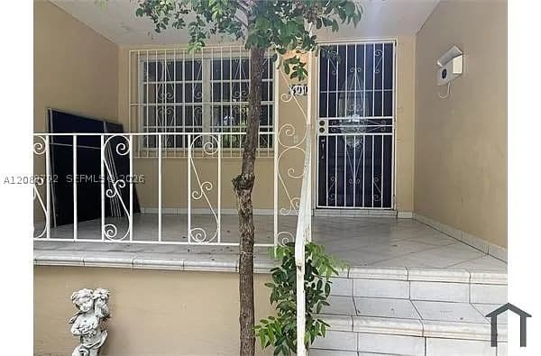 3+1 Müstakil ev — 800 25th Rd, Miami, FL 33129