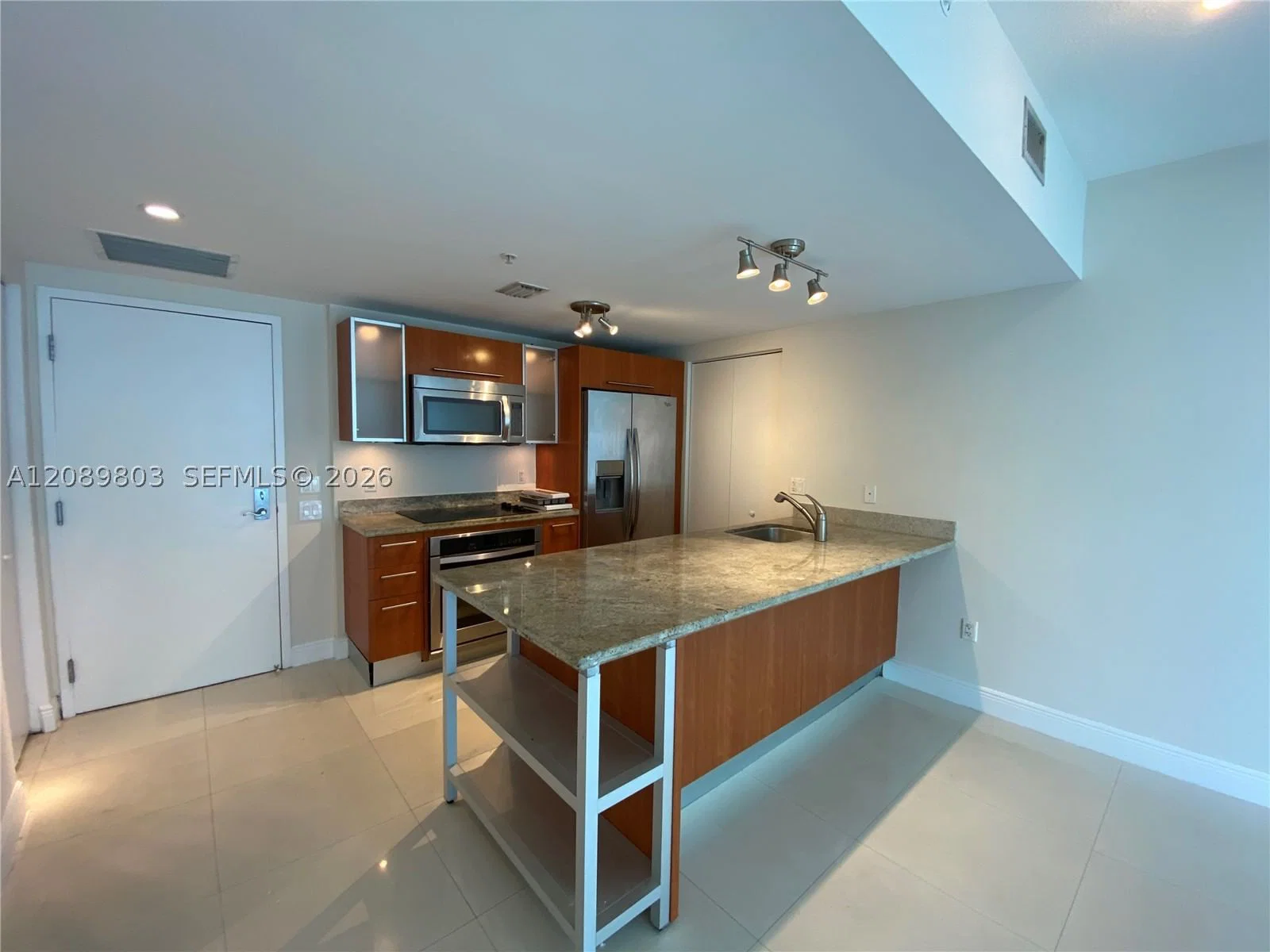 1+1 Condo — 185 7 ST #2610, Miami, FL 33130